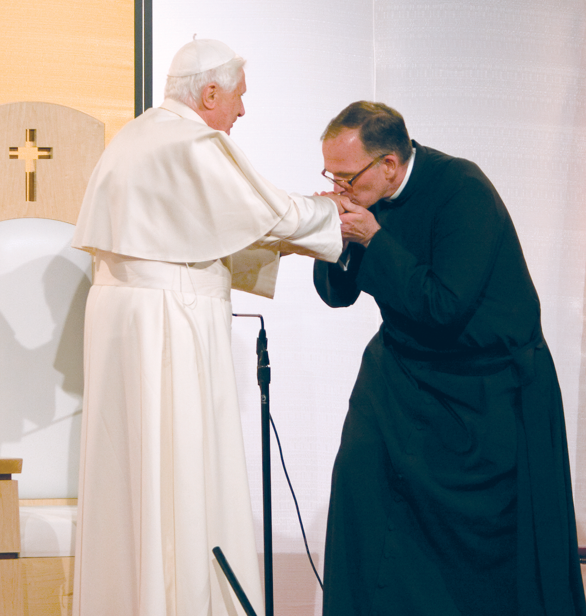 Fr. O'Connell kisses the hand of Pope Benedict XVI